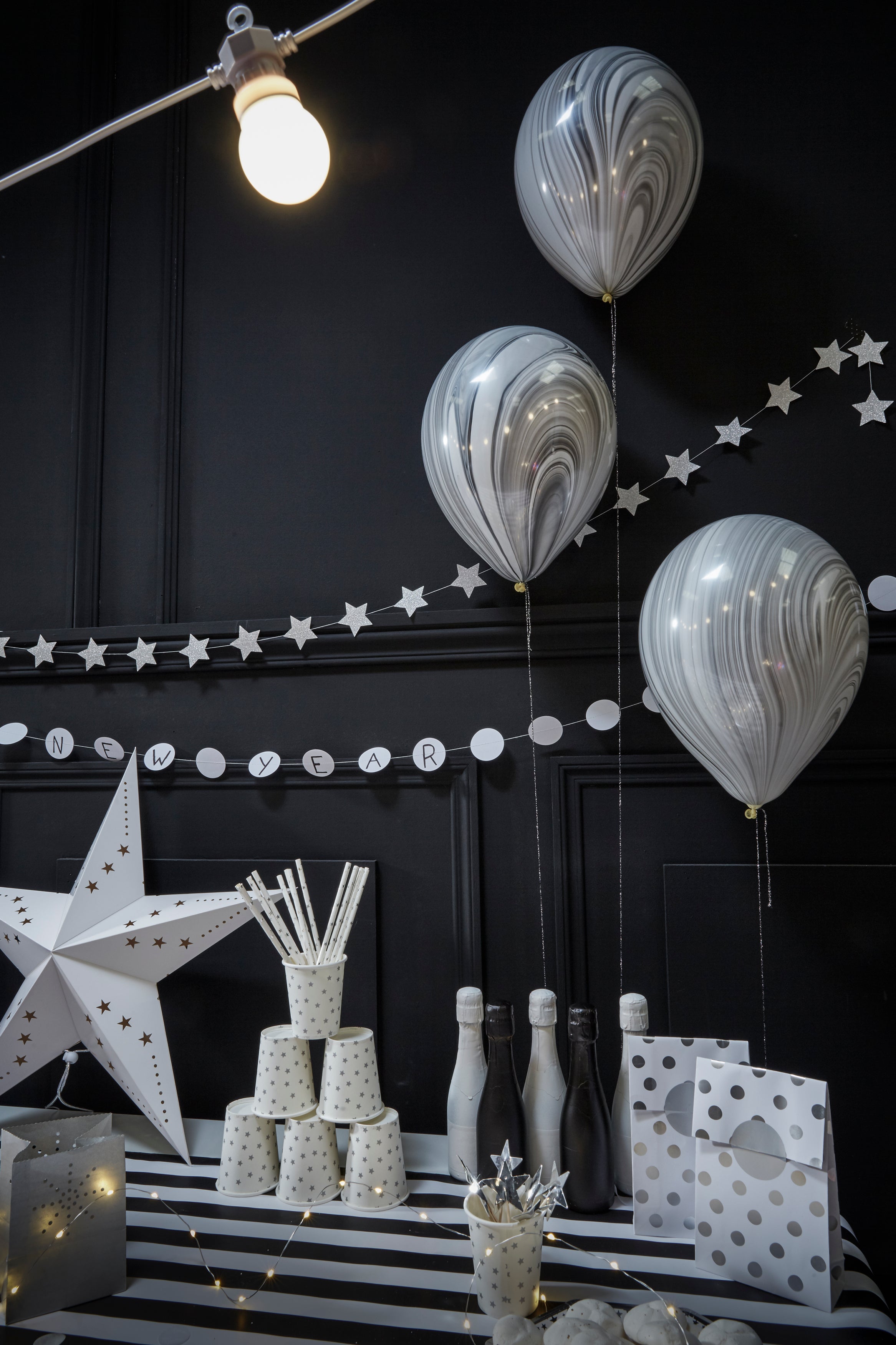 Idee Deco Anniversaire Blanc Noir Gris Isberguesesd Fr