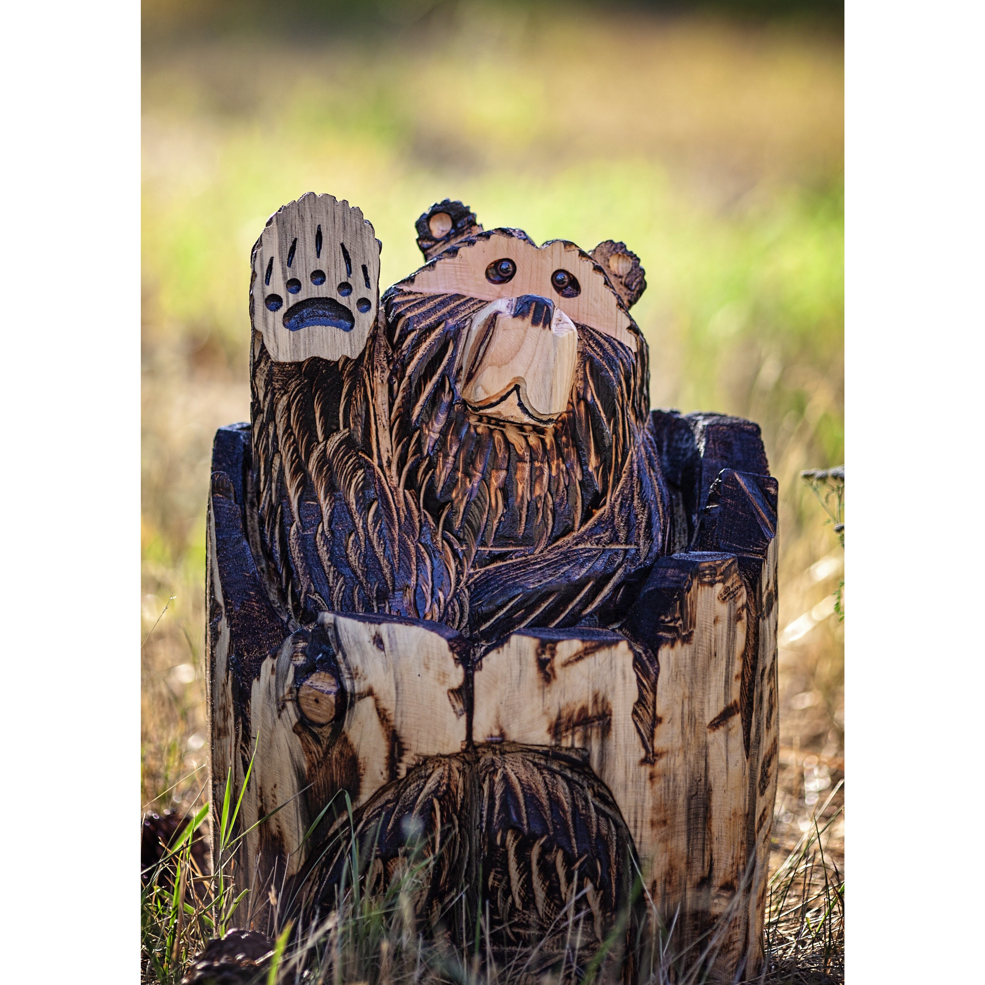 Chainsaw Carved Bear 18 Stumpstuck Waving Great Northern Logworks