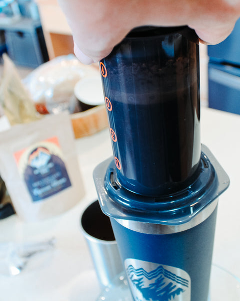 Put Aeropress on coffee mug