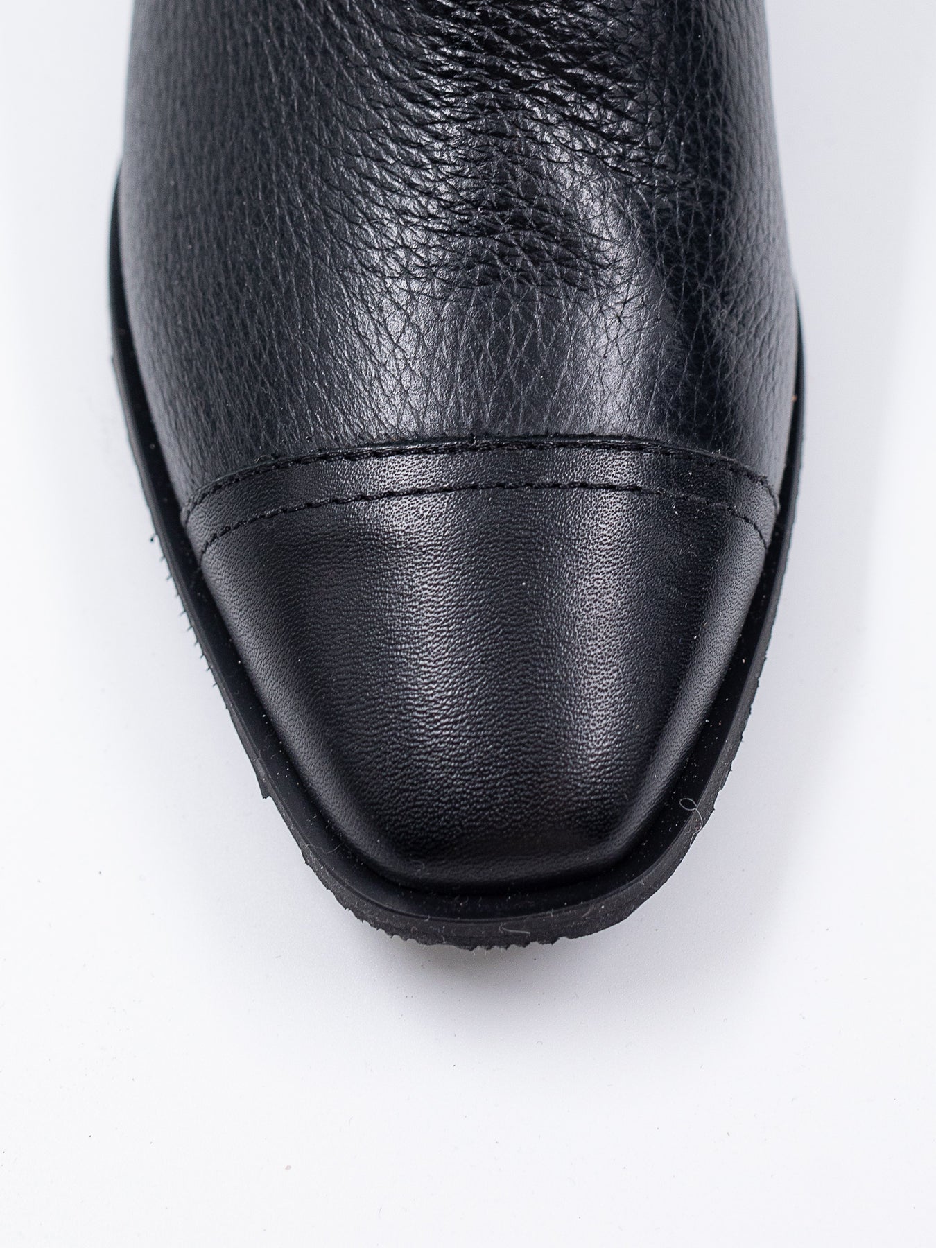 Blankens - Affordable luxury, sustainable style. Shoes made in Europe.