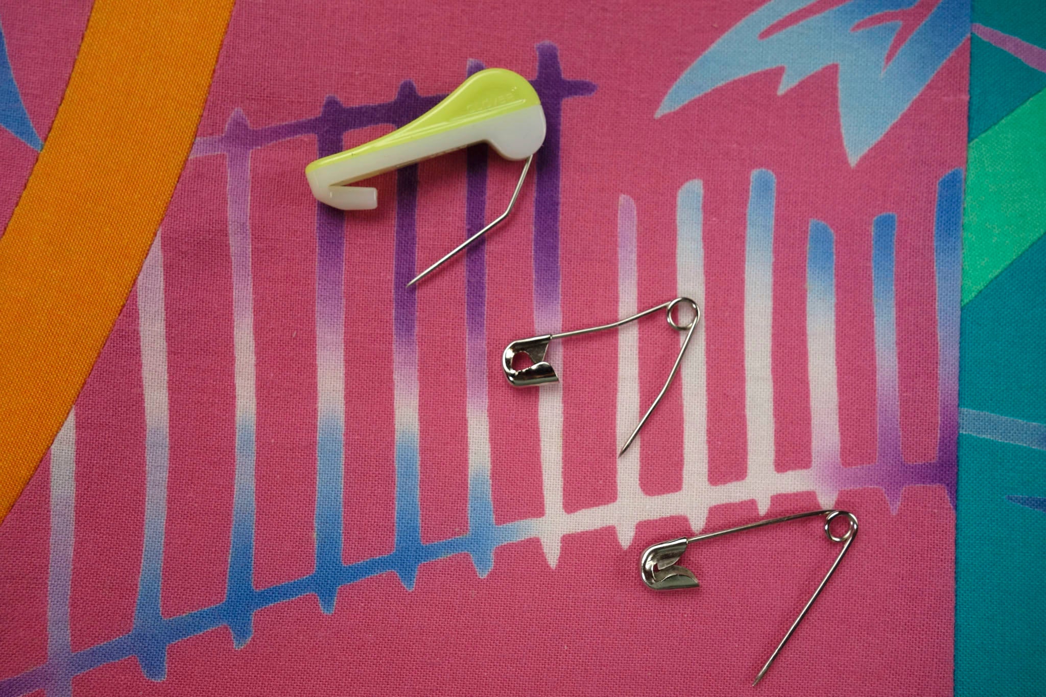 A comparison of Clover Magic Pins with other basting pins