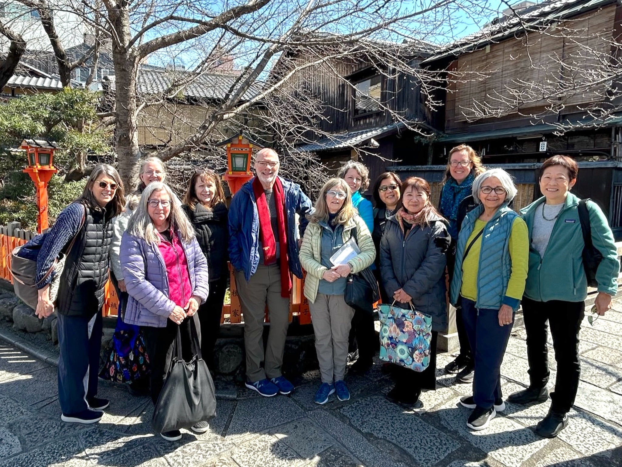 Okan Arts Tour group photo in the Gion district of Kyoto JP