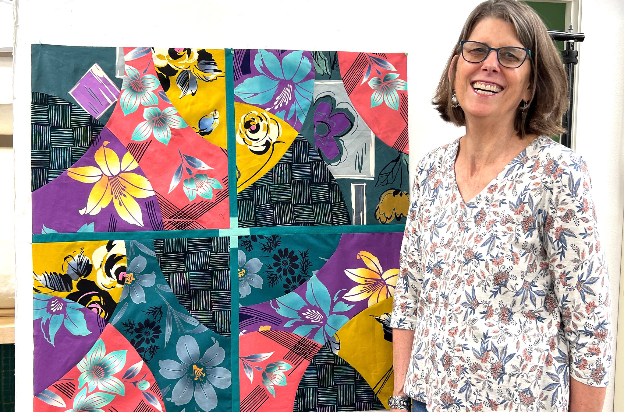 Creativity & Complex Curves Workshop with Patricia Belyea of Okan Arts at the Art Quilt Symposium in Sisters, OR — September 2022