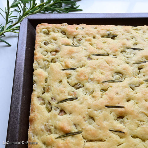 Focaccia aux olives et au romarin