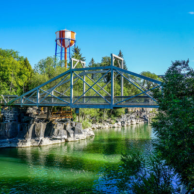 sitting by the water near the Snake River RV Park 