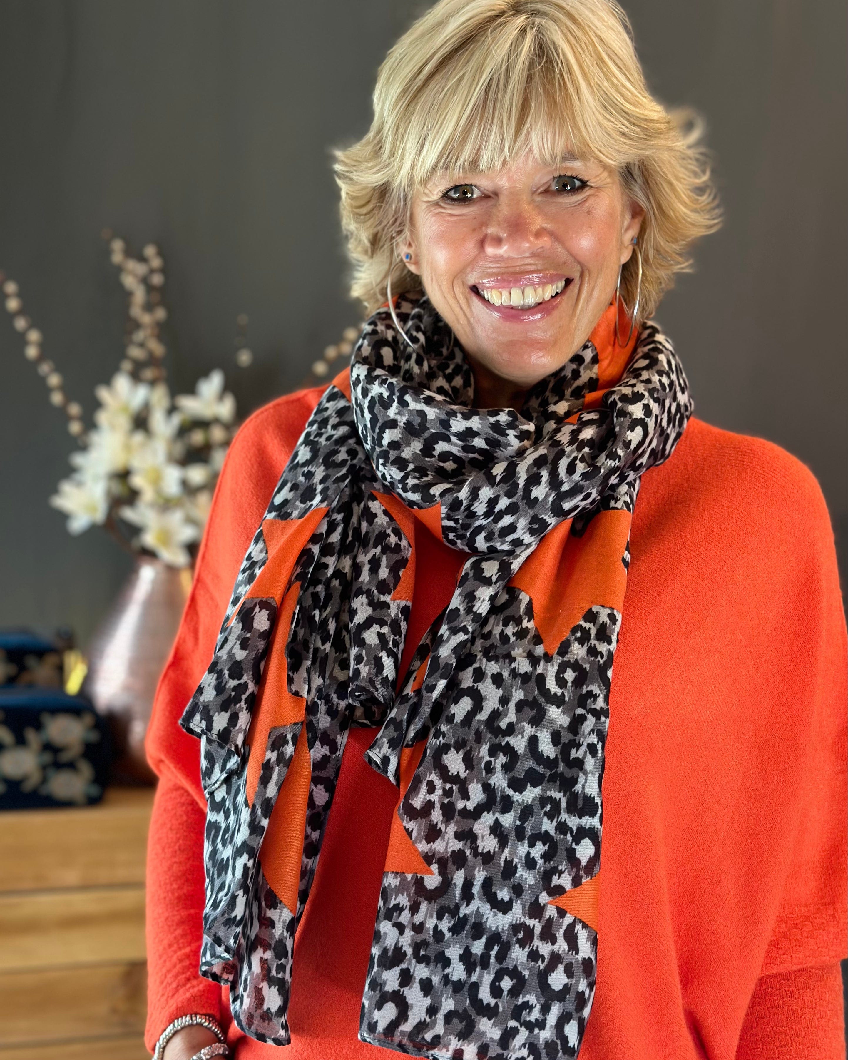 Leopard Print And Stars Recycled Scarf - Orange