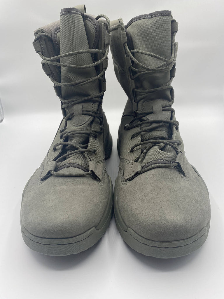 nike boots size 13