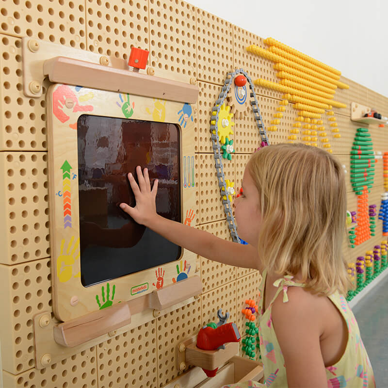 heat sensitive wall toy