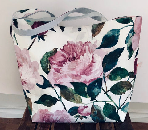 Back view of Peony Project Bag