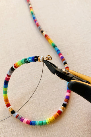Making a Rainbow beaded necklace
