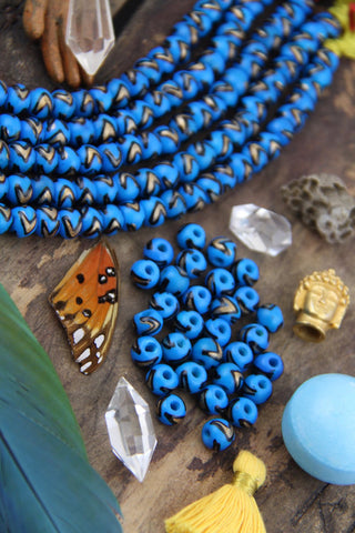 ic:Nebulous Blue Bone Beads