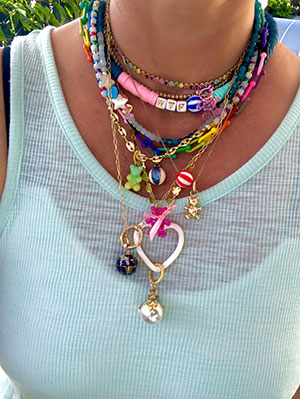 Tova Malibu How to Style a Neckmess, by WomanShopsWorld