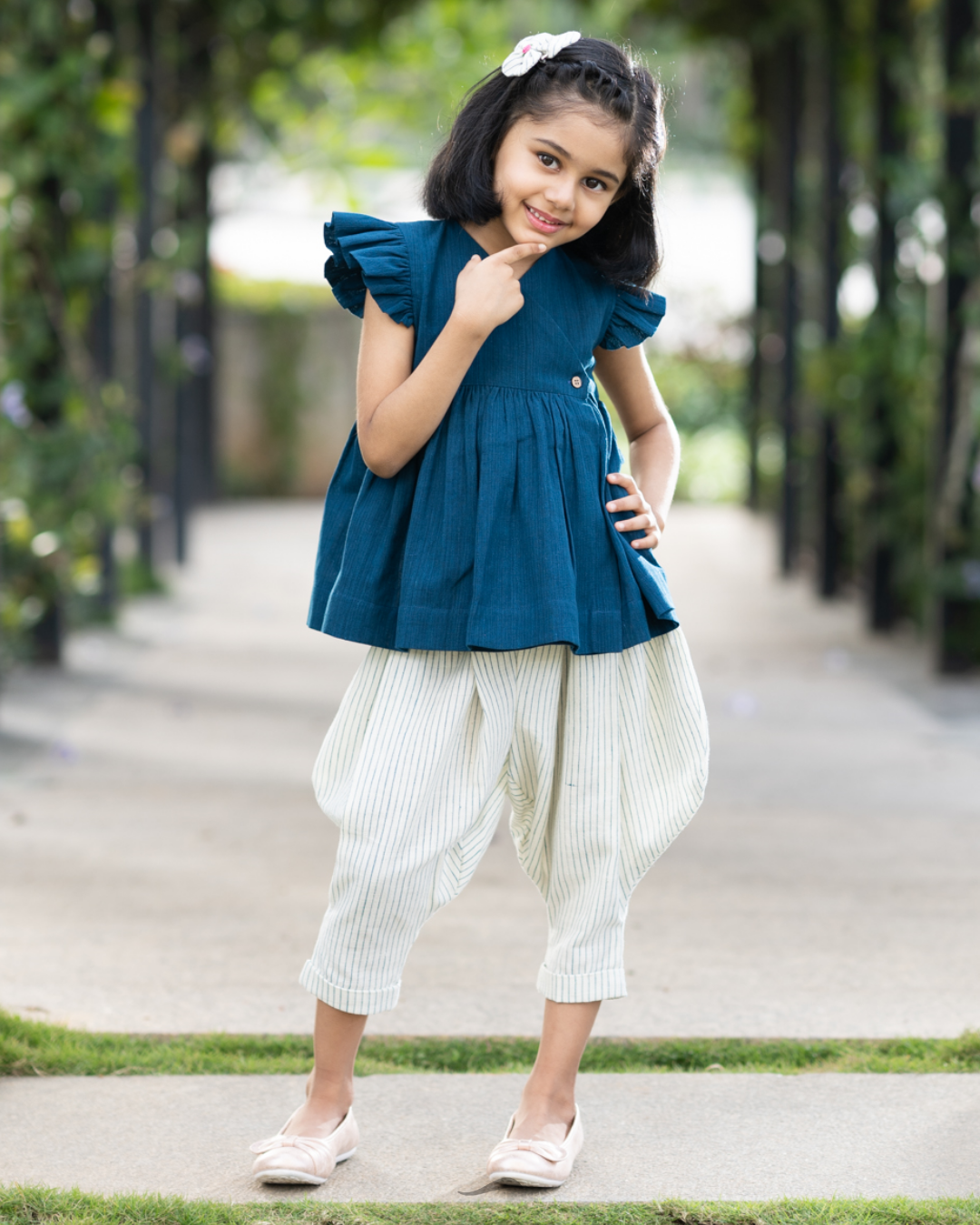 Chất lượng, an toàn và thân thiện với môi trường là những tiêu chí quan trọng của quần áo Organic Kids Clothing. Xem ảnh để tìm hiểu thêm về sự khác biệt của các sản phẩm quần áo hữu cơ cho trẻ em. 