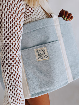 Sunny Days Travel Tote (light blue)