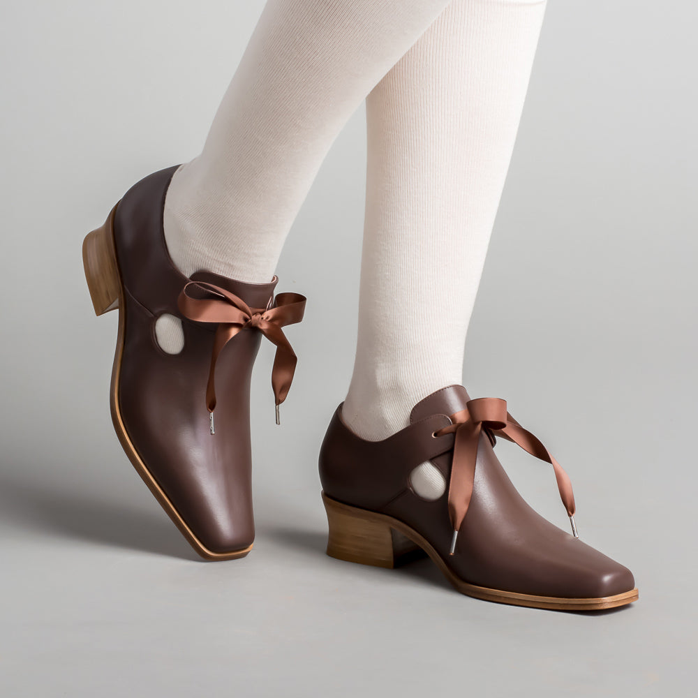 spørgeskema blotte mønt American Duchess: Nell Women's 17th Century Leather Shoes (Brown)