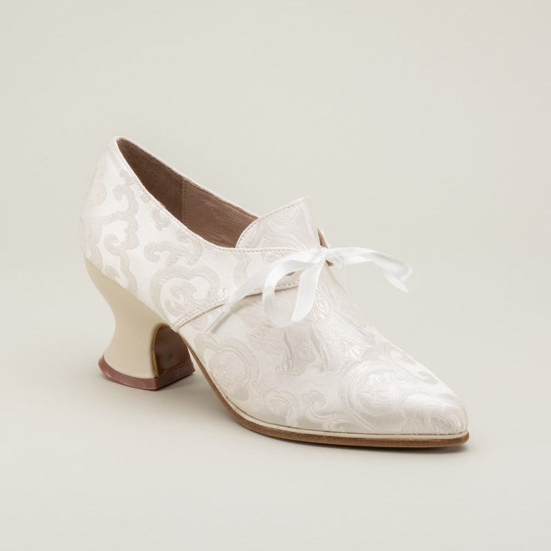 white court shoe