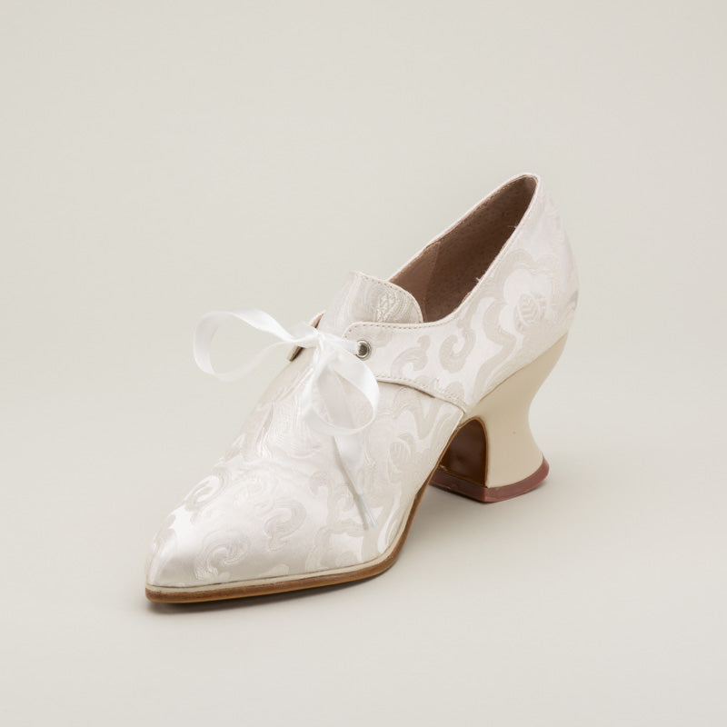 white court shoe