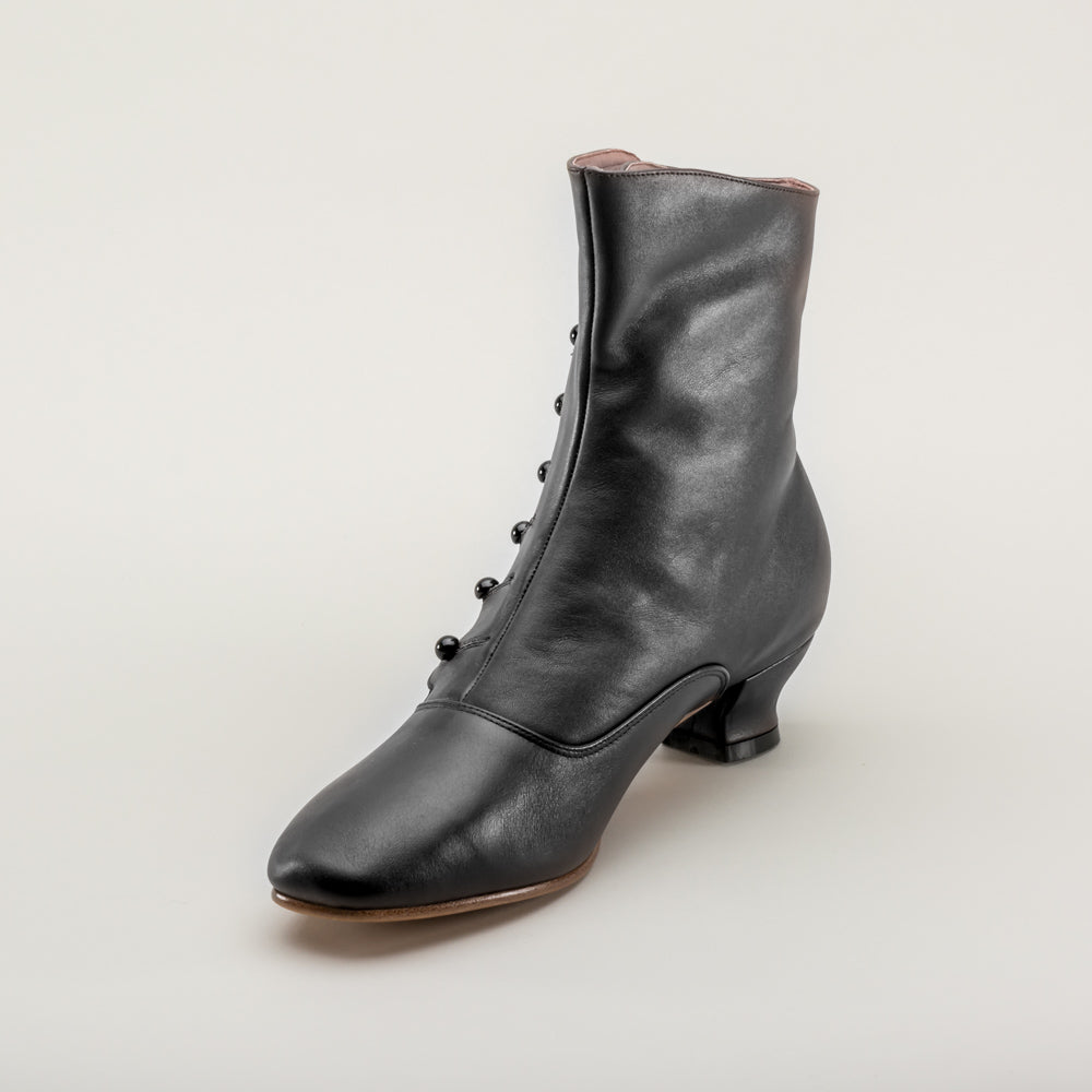American Duchess: Renoir Women's Victorian Button Boots (Black)