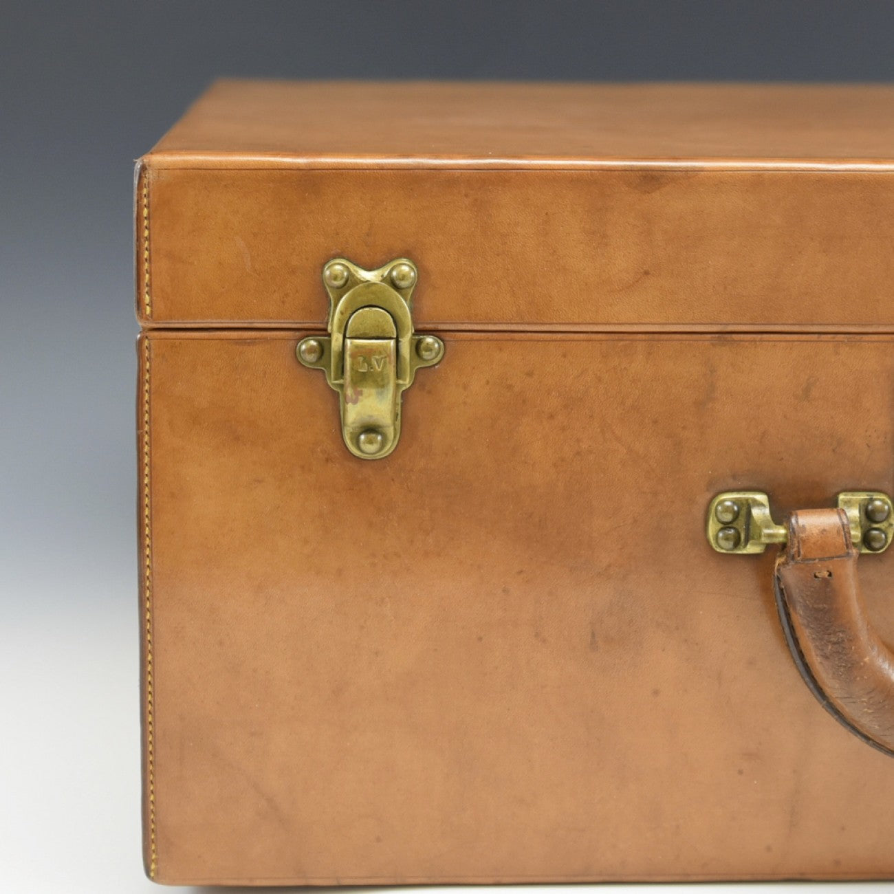 Bentleys London, Shop Vintage Luggage