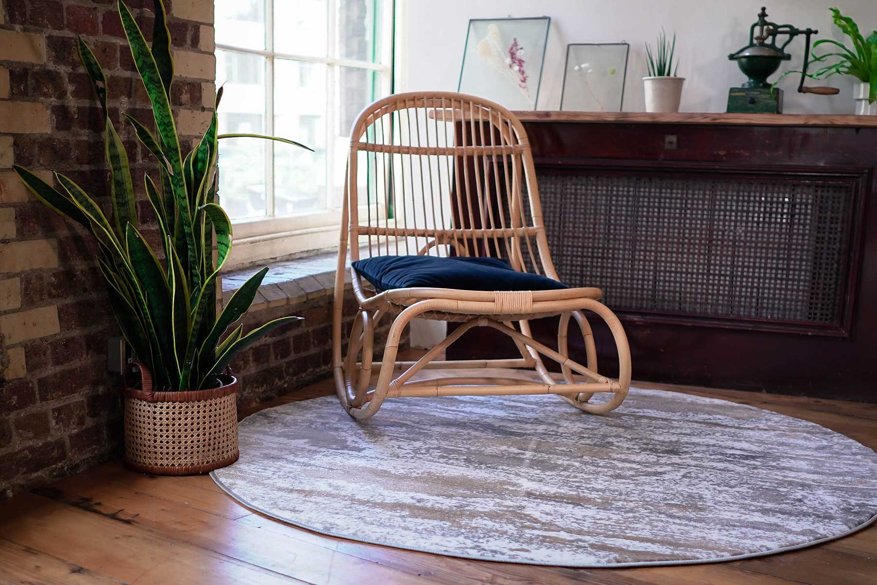 Using Round Rugs in Unexpected Ways