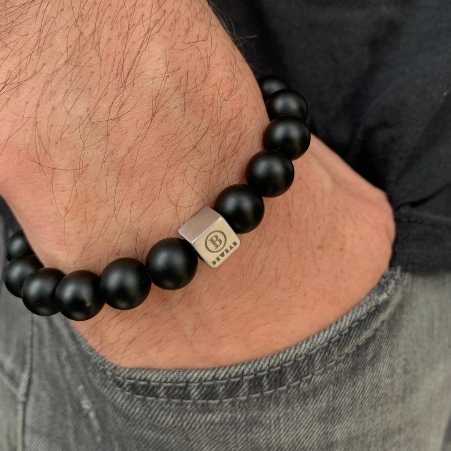 Mat Zwarte kralen armband – Bewear.nl