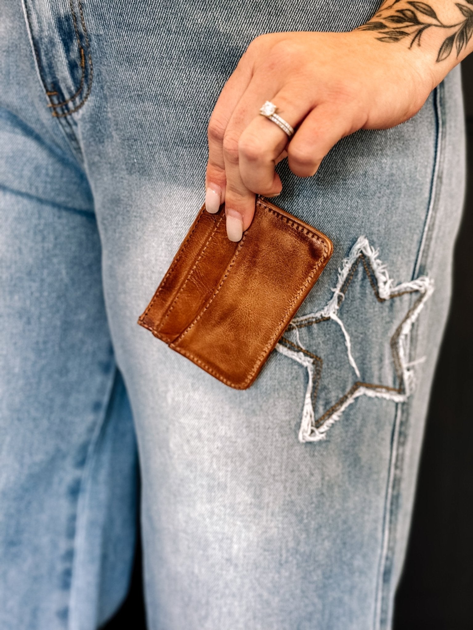 BedStu Chuck Wallet, Tan Rustic