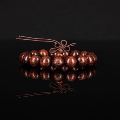 Benefits of wearing sandalwood beads