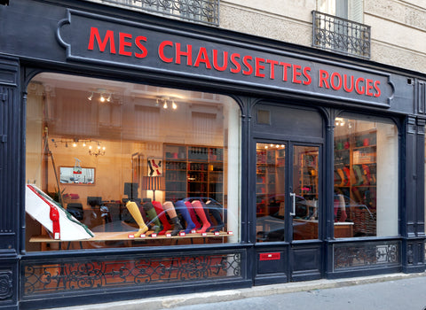 Boutique Mes Chaussettes Rouges au 9 rue César Franck 75015 Paris, spécialisées dans la ventes de chaussettes de luxe fabriquées en Italie, marques françaises et italiennes, pour homme et femme, chaussettes mi-bas (hautes) et mi-mollet (courtes) du 36 au 49.