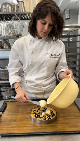 Recette pour une tarte avec des bleuets et de la crème aux amandes