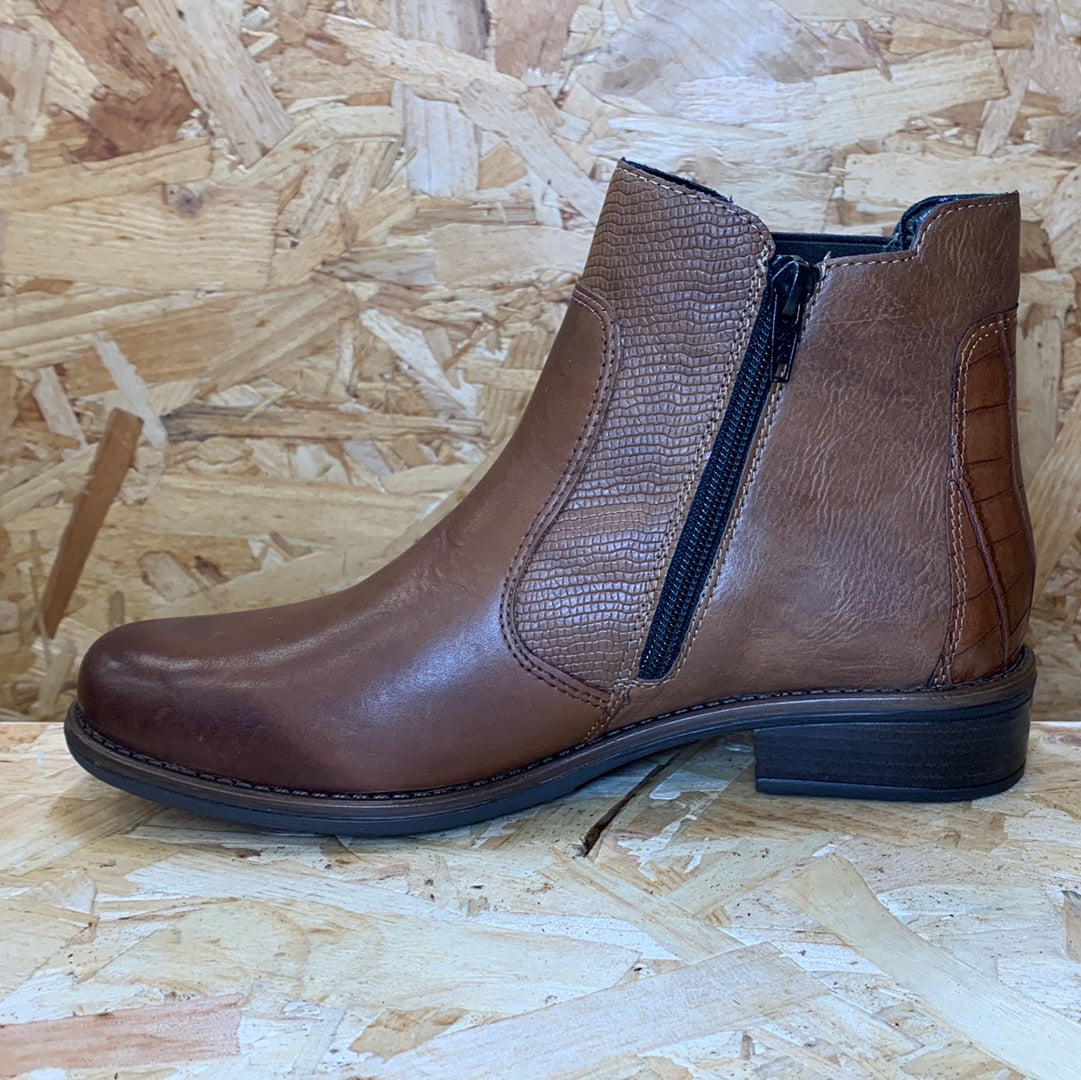 Blundstone Mens 562 Chelsea Boot Brown The Foot Factory