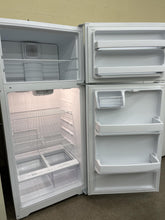 Load image into Gallery viewer, GE Refrigerator - 8657
