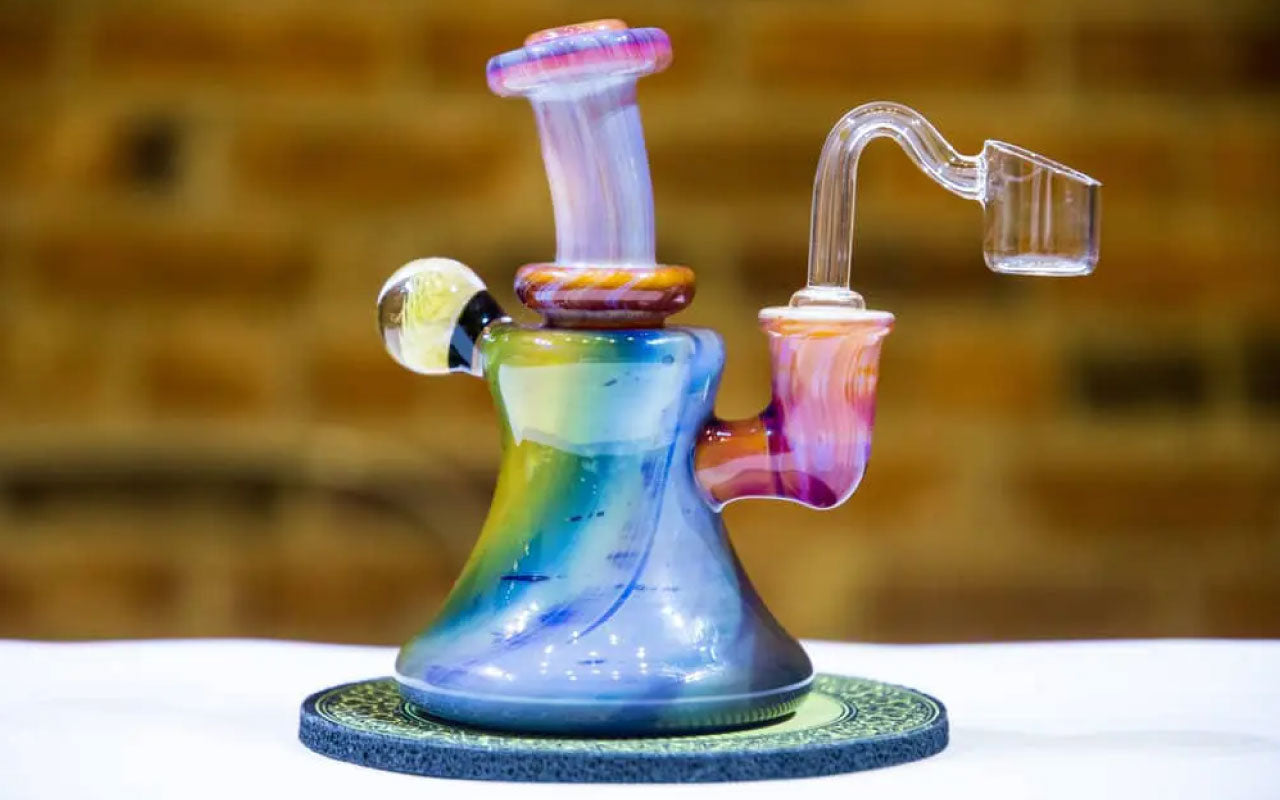 Image of a dab rig used to vaporize CBD Isolate.