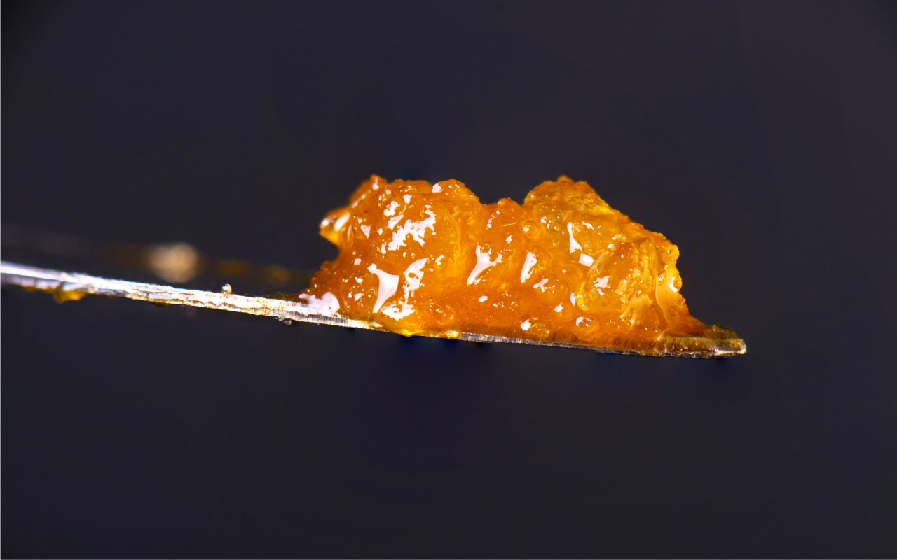 Image of CBD live resin on a dab tool.