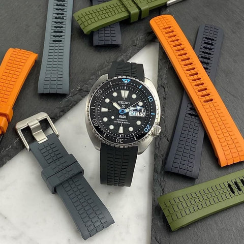 The Seiko King Turtle and Crafter Blue aquanaut style strap