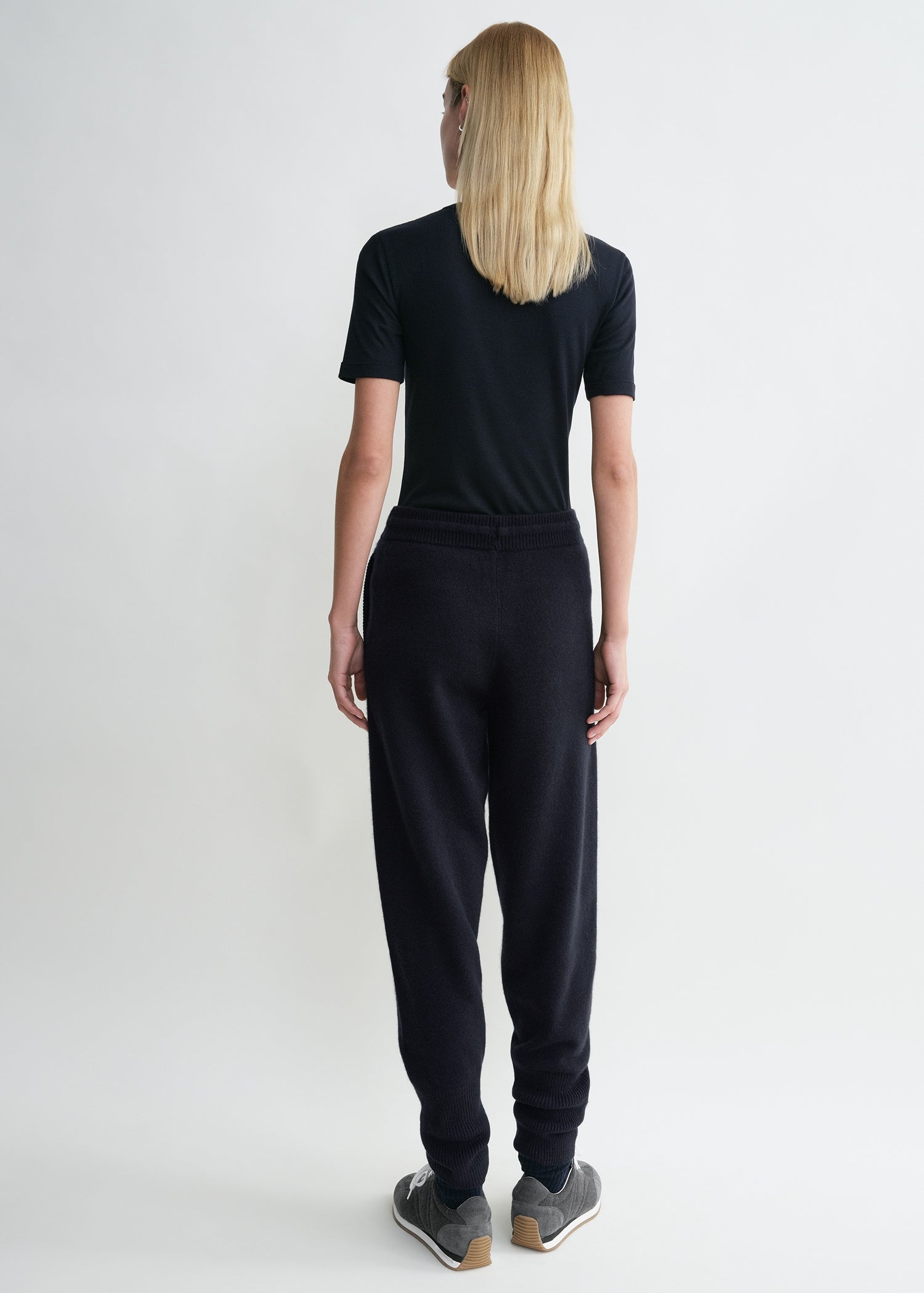 【関税込み】TOTEME ブラック ニット ショートパンツ 22521034_53156840_1000.jpg