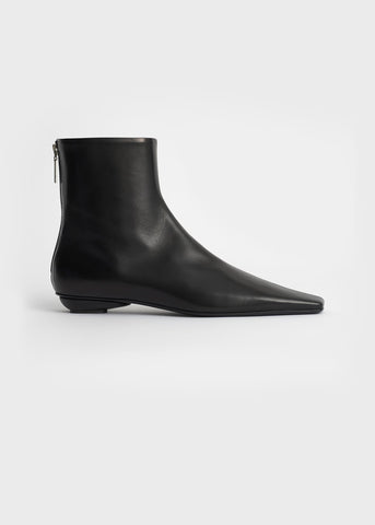 The Flat Boot black – Totême