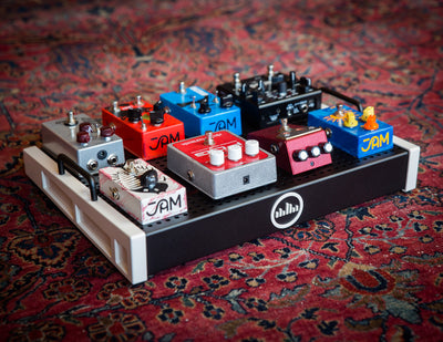 Temple Audio Solo 18 Pedalboard, Vintage White | The Music Emporium