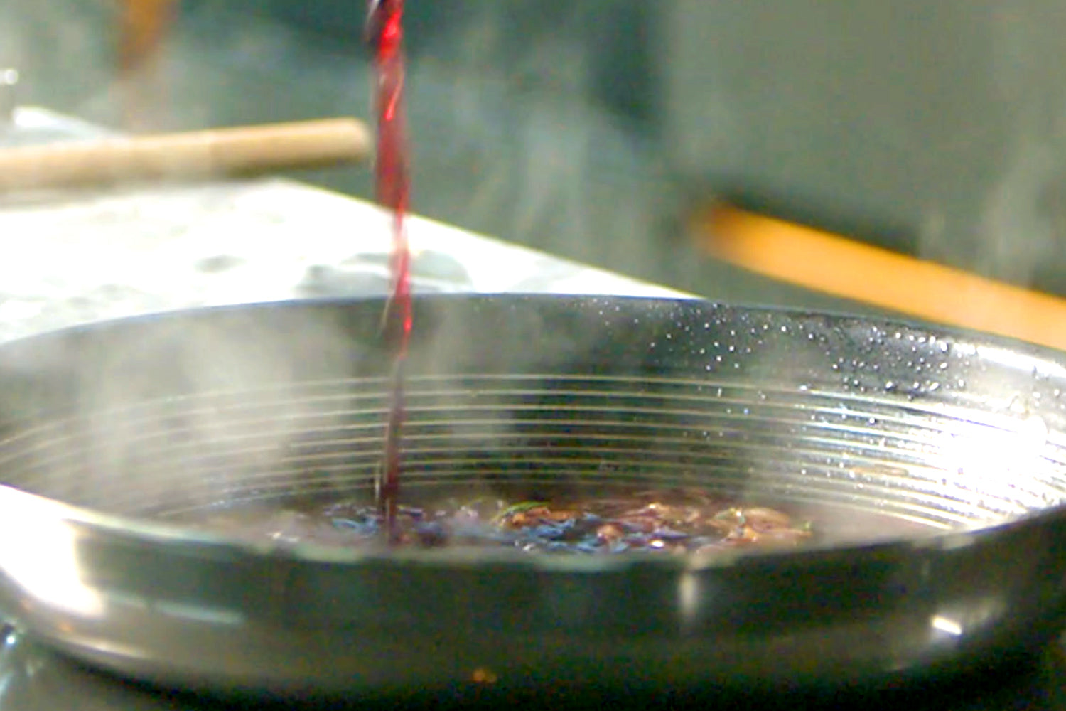 Adding red wine to a sauce