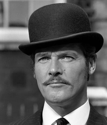 Sir_Roger_Moore_-_Bowler_hatted_City_Gen