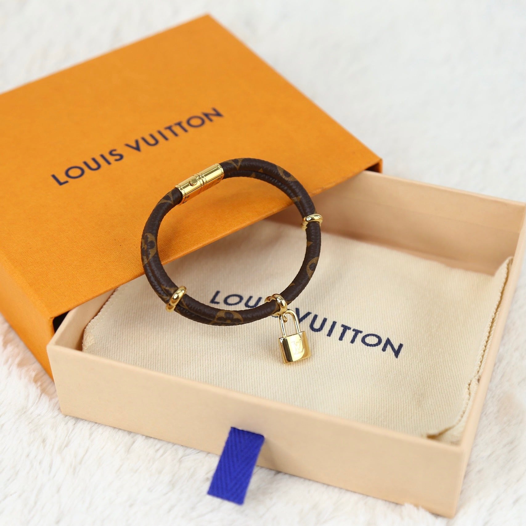 Túi đeo chéo nam Louis Vuitton hoạ tiết hoa hình hộp TNLV01 siêu cấp like  auth 99  HOANG NGUYEN STORE