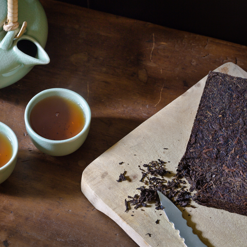 Qu'est-ce que le thé noir et quelle est son origine ?