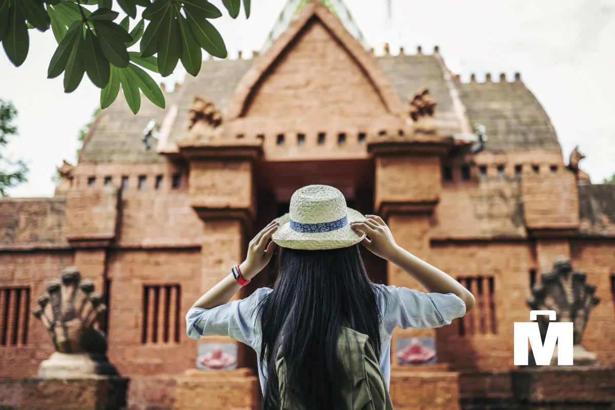 Mujer en Templo de Camboya