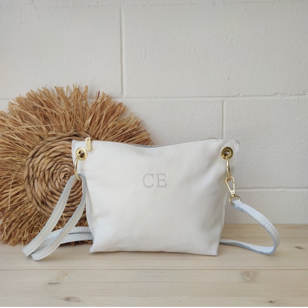 Bolso piel blanco iniciales bordadas – Bubbleshopbcn