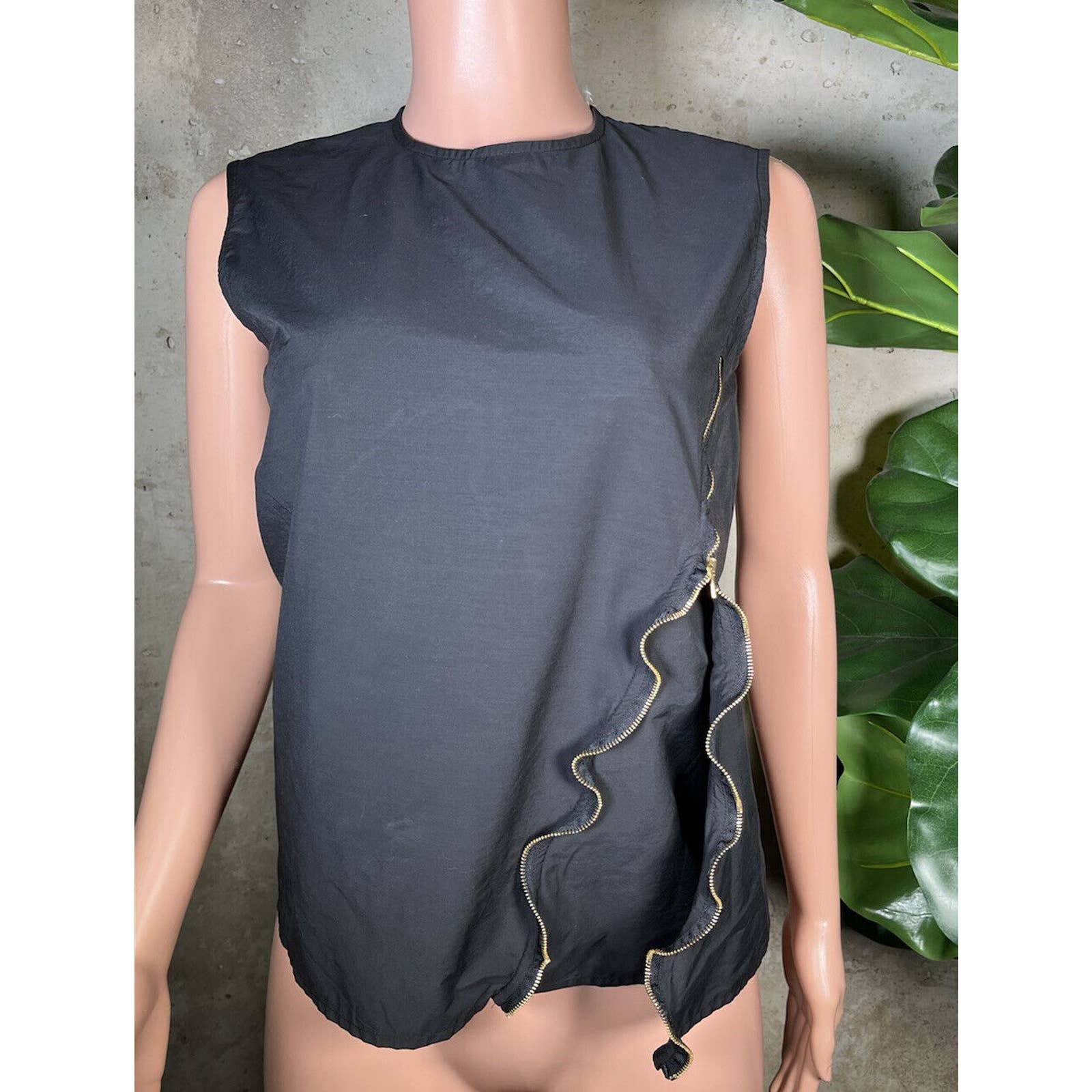 Celine Black Sleeveless Zipper Embellished Blouse Sz.6 (38)