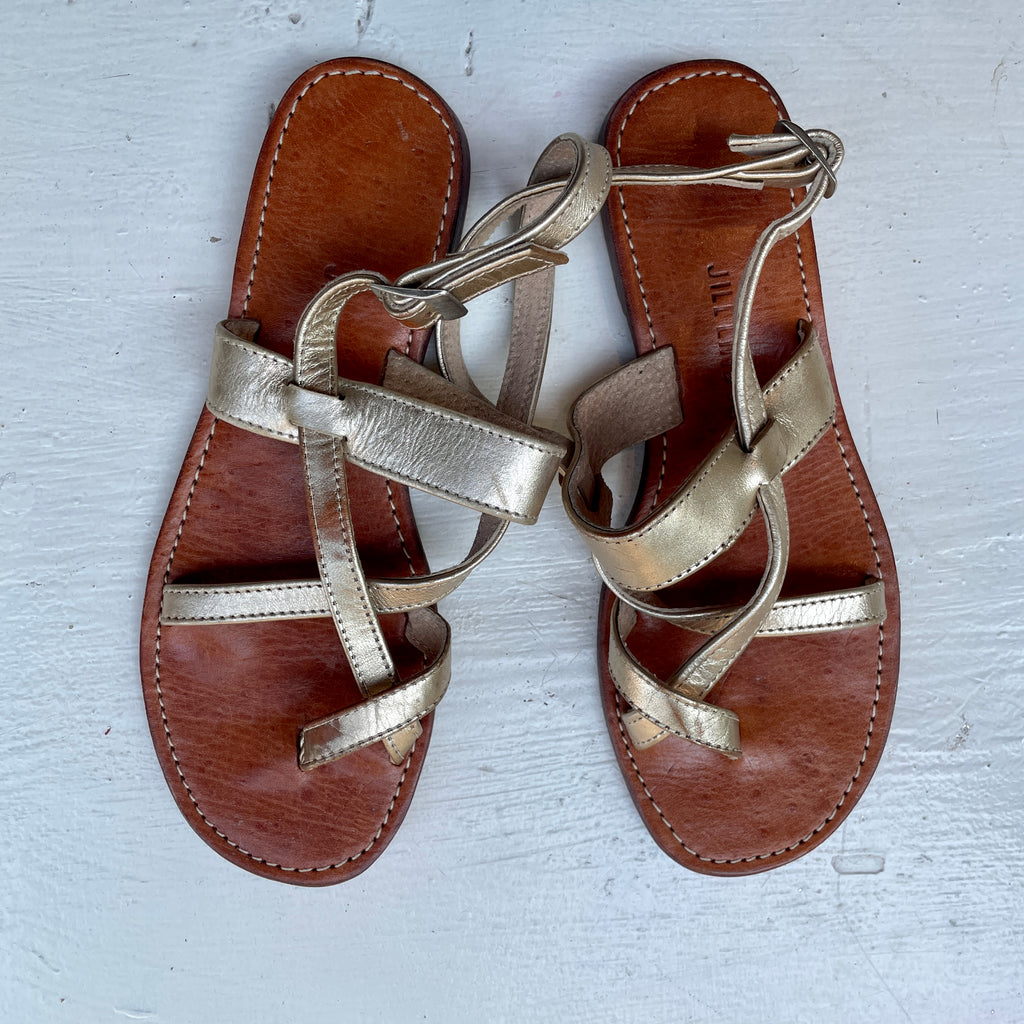 Molly Sandals in Gold | JILL LINDSEY