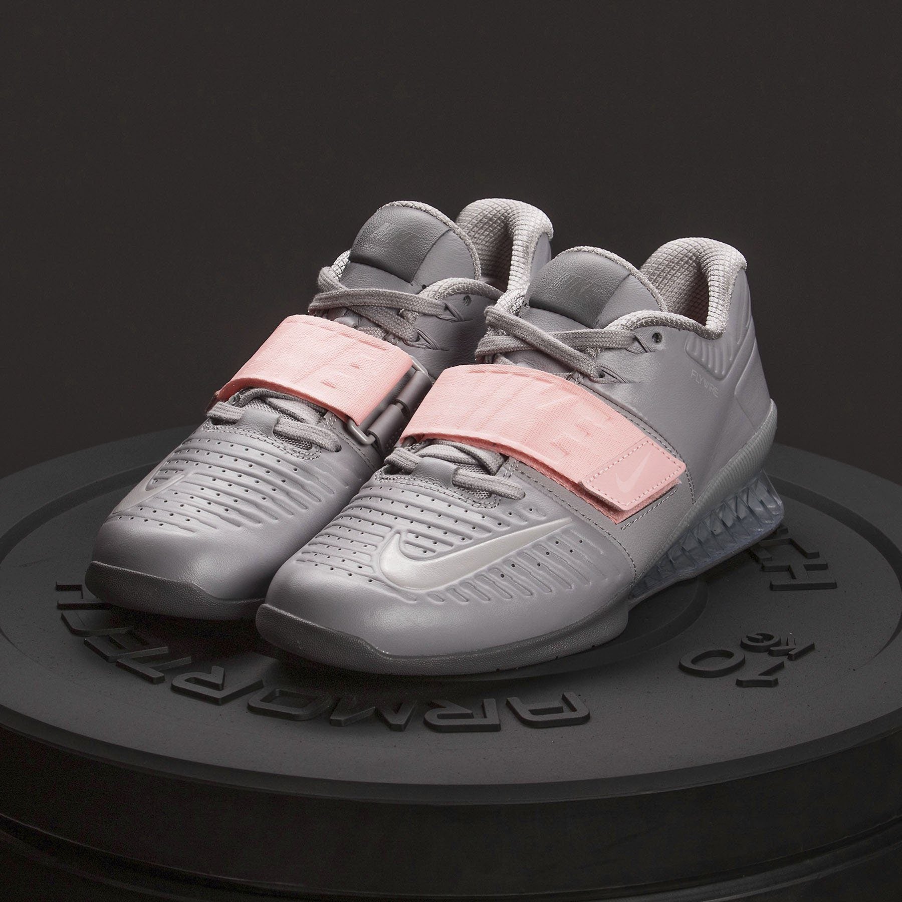 Nike Romaleos 3 XD Women's Weightlifting Shoes (Atmosphere Grey/Pink –