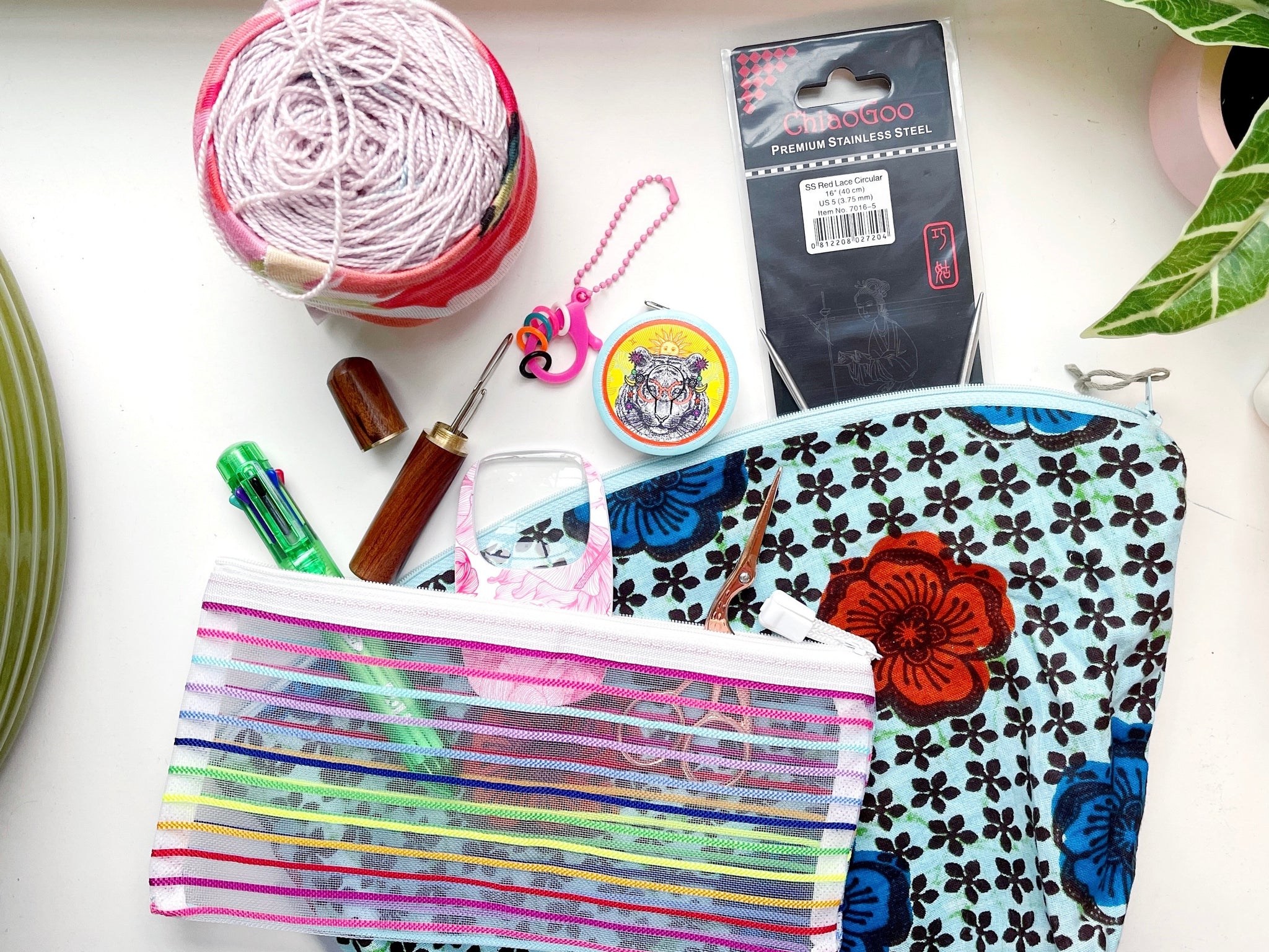 Build an Emergency Knitting Project Kit