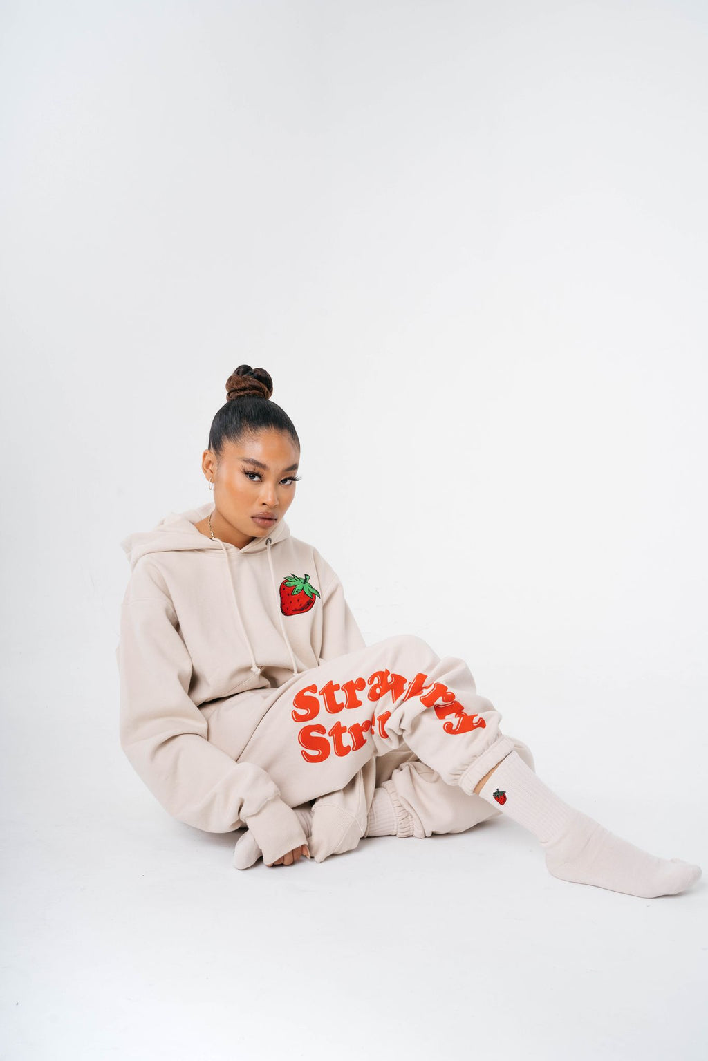 CREAM STRAWBERRY STREET HOODIE – StrawberryStreet