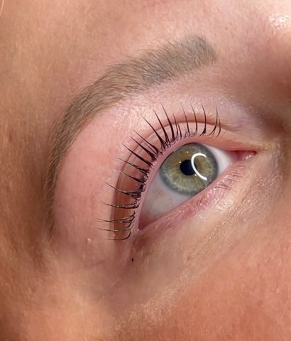 Bomb DUO Lash Lift | Beauty Endevr