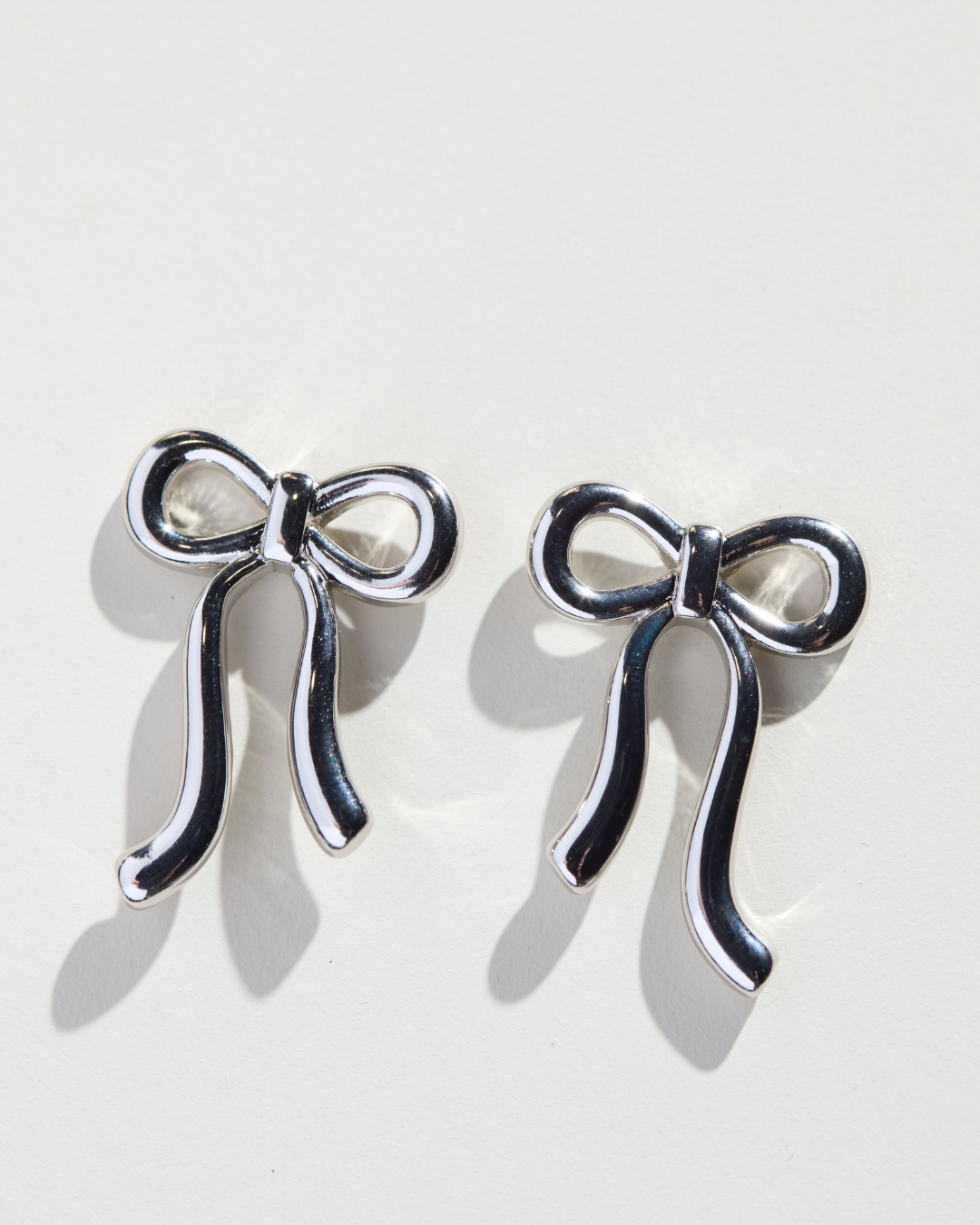 rhodium plated silver bow studs
